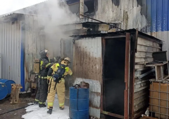 В Волгодонске недалеко от заправки произошел пожар