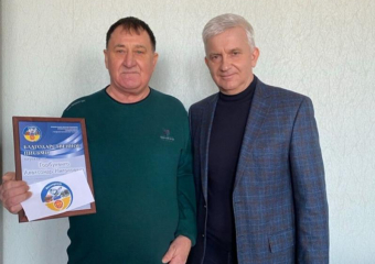Водителей общественного транспорта наградили за создание новогодней атмосферы в автобусах