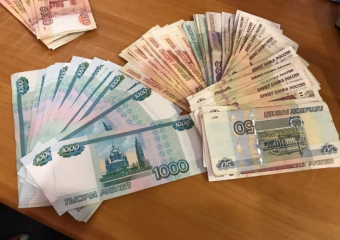 Пьяный водитель попытался передать честному сотруднику ГАИ под Волгодонском  100 тысяч рублей