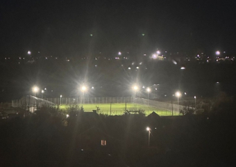 Новый стадион на набережной возле ТРЦ в Волгодонске засветился яркими огнями