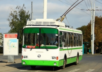 Поездка в троллейбусе для пожилой волгодончанки закончилась переломом шейки бедра 
