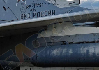 В Морозовском районе малолетние вандалы изрисовали памятник технике Су-24