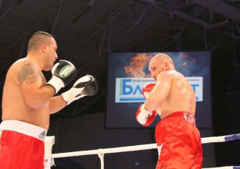 Волгодонец Дмитрий «Кувалда» Кудряшов одержал техническую победу над румыном Джулианом Илие