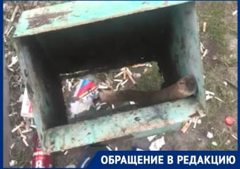 Напротив строящегося Центра единоборств в Волгодонске обнаружили очередную урну без дна