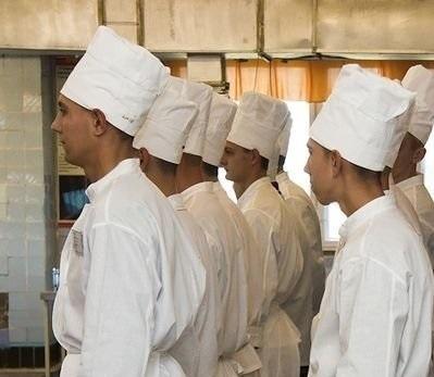 В Волгодонске предлагают бесплатно получить специальности повара и строителя