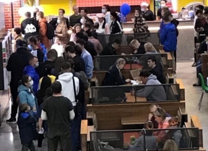 «Рвота, температура +39»: волгодончанка рассказала подробности об отравлении в «Бургер Кинге» в ТРЦ