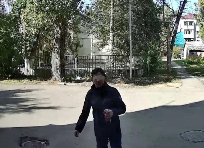 Бьют в живот молодых мам, прилюдно мочатся, крушат камнями домофоны: алковоины с улицы Морской объявили войну камерам видеонаблюдения
