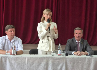 О сроках открытия поликлиники в новом городе и о капремонте школ: честный разговор о главном состоялся в Волгодонске