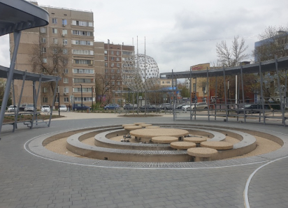 К запуску самого необычного «прыгательного» фонтана у школы №11 готовятся в Волгодонске