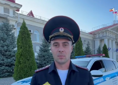 Начальник Госавтоинспекции МУ МВД России «Волгодонское» Евгений Прасолов выразил соболезнование семьям погибших в ДТП девочек и напомнил о важности соблюдения ПДД