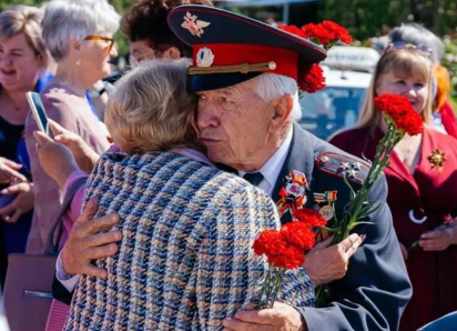 «Праздник со слезами на глазах»: Как Волгодонск отметил юбилей Великой Победы: видеорепортаж