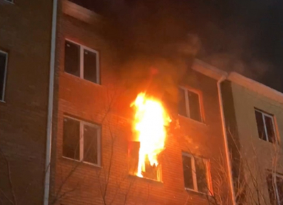 На В-8 загорелся построенный бывшим мэром Волгодонска Александром Клейменовым многоквартирный дом