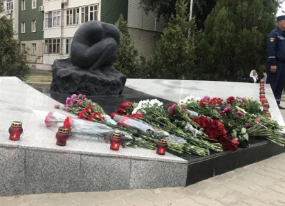 Волгодонск помнит: 26 лет боли и памяти о жертвах теракта 1999 года