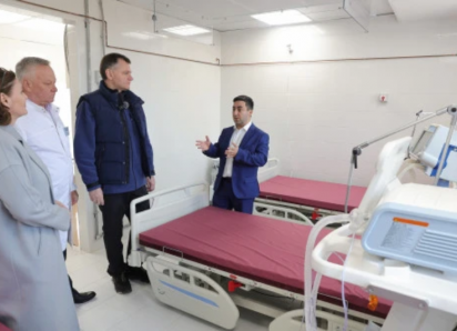 Губернатор Юрий Слюсарь посетил ЦРБ Усть-Донецкого района после обновления