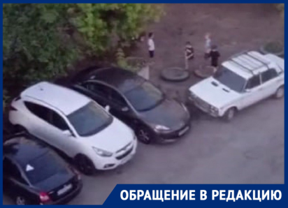 Обмочился на машину и исцарапал бампер: жители Волгодонска недовольны проделками юного вандала