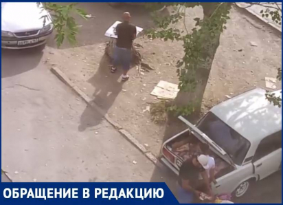 Люди с иностранным акцентом рубят мясо топором в центре Волгодонска 