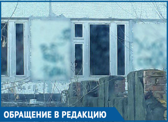 Вид из окна детской поликлиники на Гагарина возмущает родителей Волгодонска