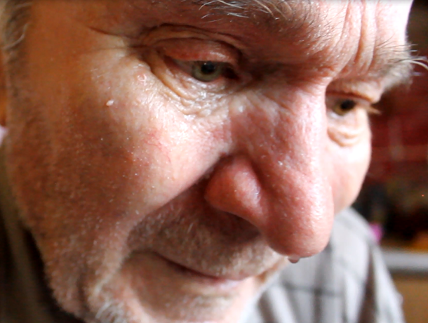 Молодой волгодонец выгнал на улицу 80-летнего отца-Ветерана труда в одних трусах 