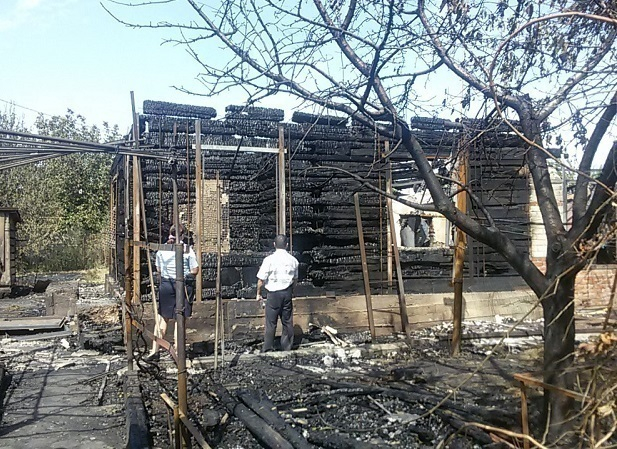 В страшном ночном пожаре чудом удалось спастись семье из Волгодонска