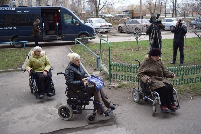 В Волгодонске женщинам-инвалидам сделали бесплатную стрижку и химию