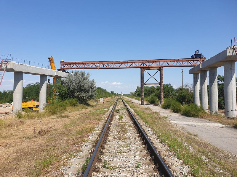 В Волгодонске началось наведение нового путепровода через железную дорогу