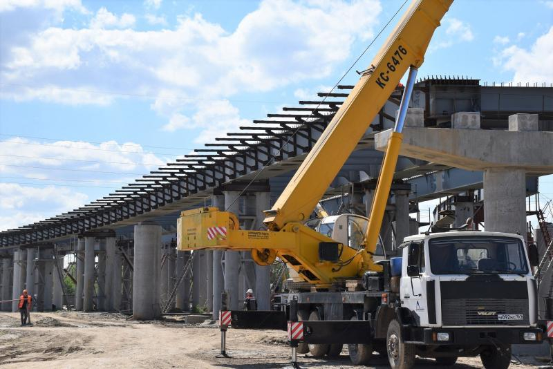Круглосуточно и без выходных ведется строительство третьего моста в Волгодонске