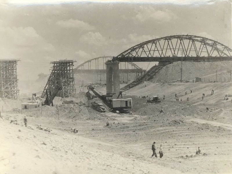 Календарь Волгодонска: 69 лет назад стартовала «выкатка»  автомобильного моста на судоходном канале