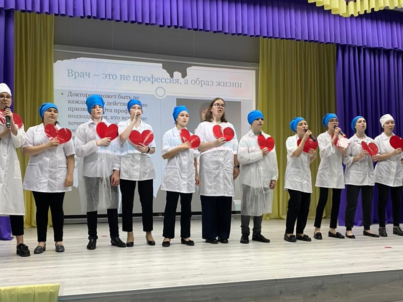 В Волгодонске семиклассники решили стать настоящими врачами