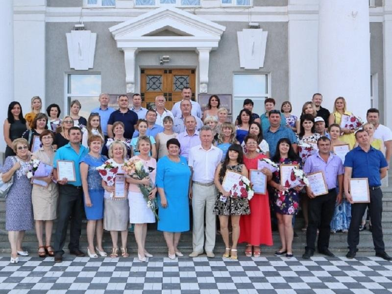 Для привлечения на работу профессионалов в администрации Волгодонска повысят зарплаты
