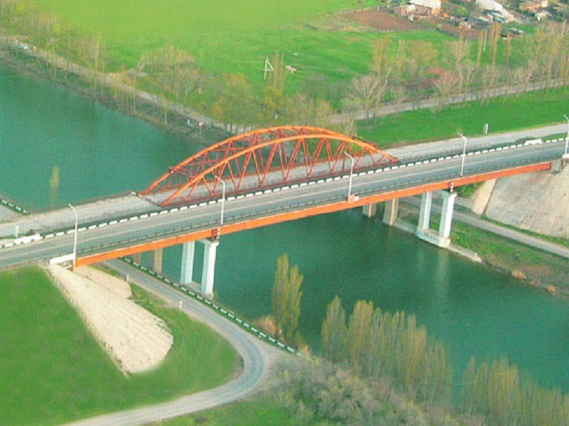 В эти дни 25 лет назад был открыт автомобильный мост через судоходный канал