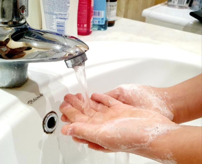 Волгодонцы стали чаще мыть руки и реже болеть: боясь подхватить коронавирус, горожане оградили себя от инфекционных заболеваний
