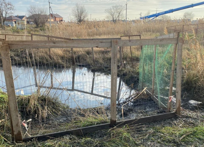 Новая авария на канализации случилась в Волгодонске: грунт провалился в двух местах