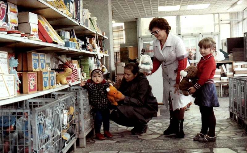 38 лет назад в Волгодонске был открыт торговый дом «Сказка»