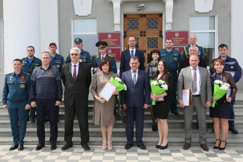 С профессиональным праздником поздравили пожарных в администрации Волгодонска