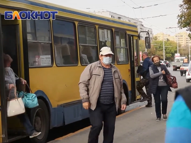 «Чтобы штраф не платить»: все ли волгодонцы надевают маски в автобусах