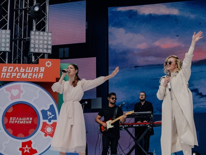 17-летняя волгодончанка спела на сцене вместе с Полиной Гагариной