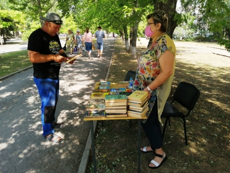 Почитать любимые книги и журналы в «зеленом зале» могут жители и гости Волгодонска