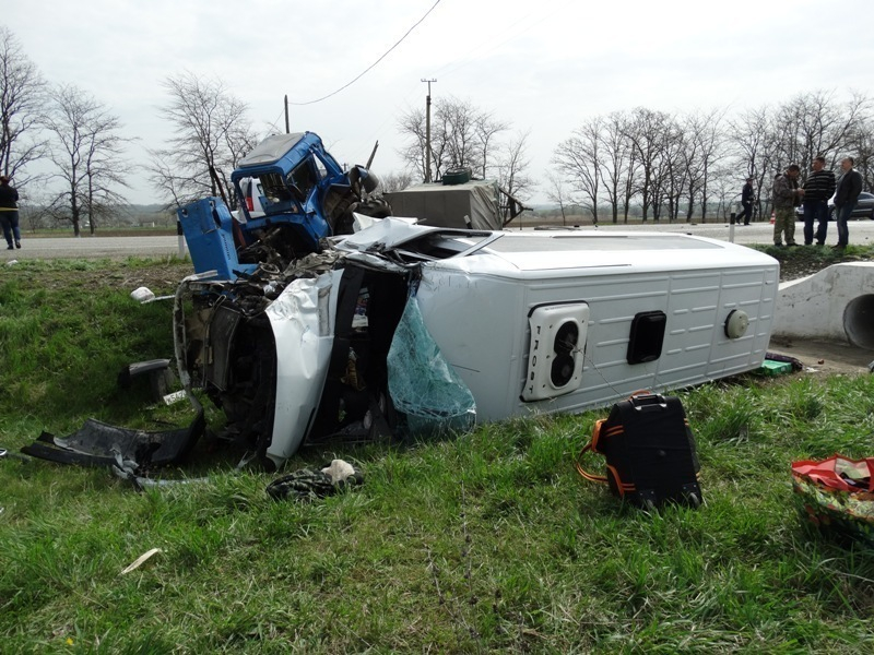 Микроавтобус c волгодонцами разбился в Ставропольском крае – есть раненые