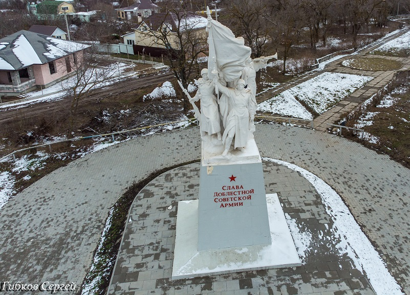 Автором памятника в Цимлянске стал создатель мемориала Могила Неизвестного Солдата у кремлевской стены