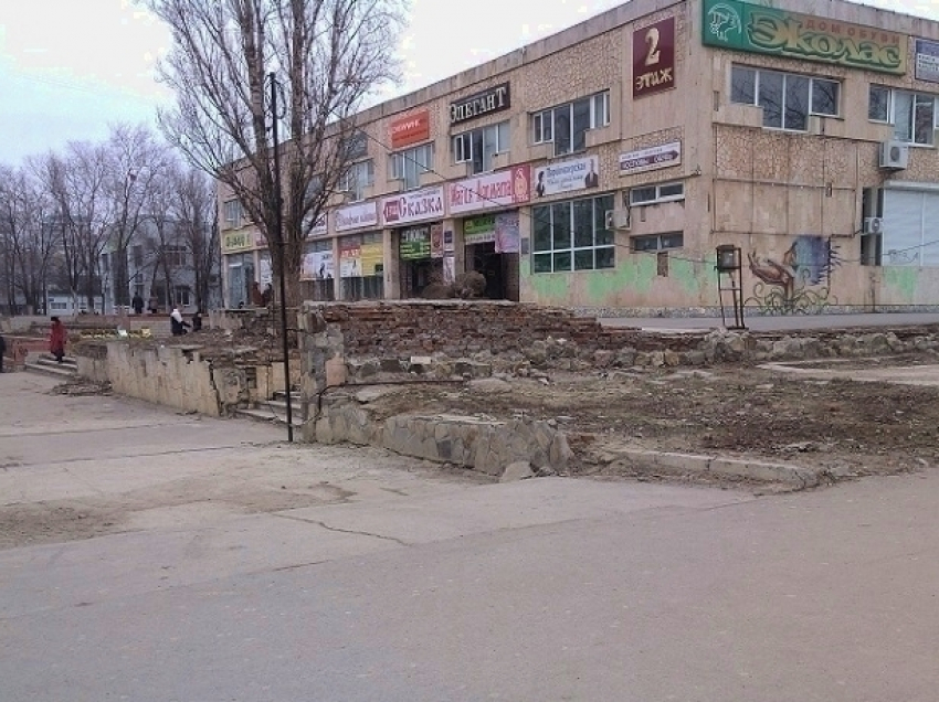 Торговые центры «Сказка» и «Радуга» в Волгодонске должны отремонтировать весной 2017 года