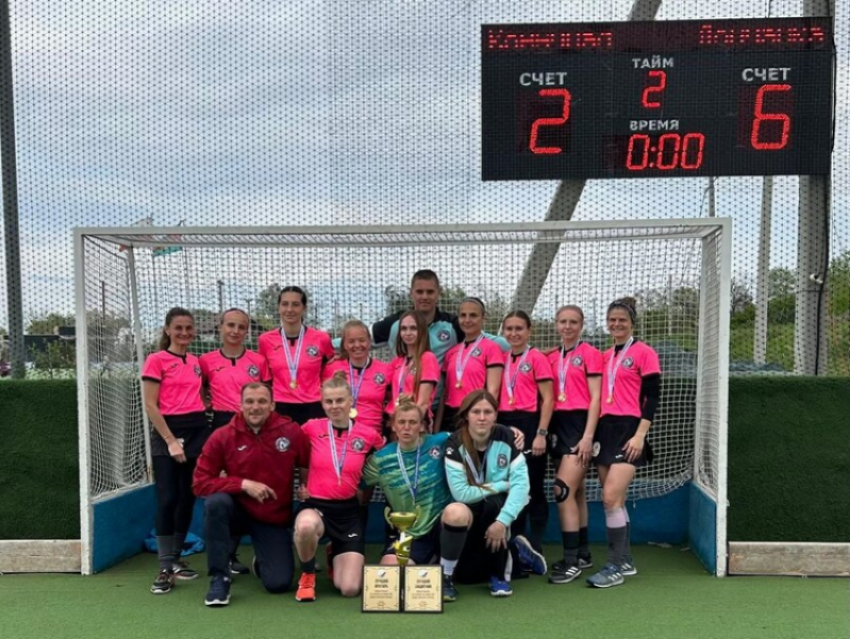 «Дончанке» 42 года: женская команда по хоккею на траве празднует День рождения