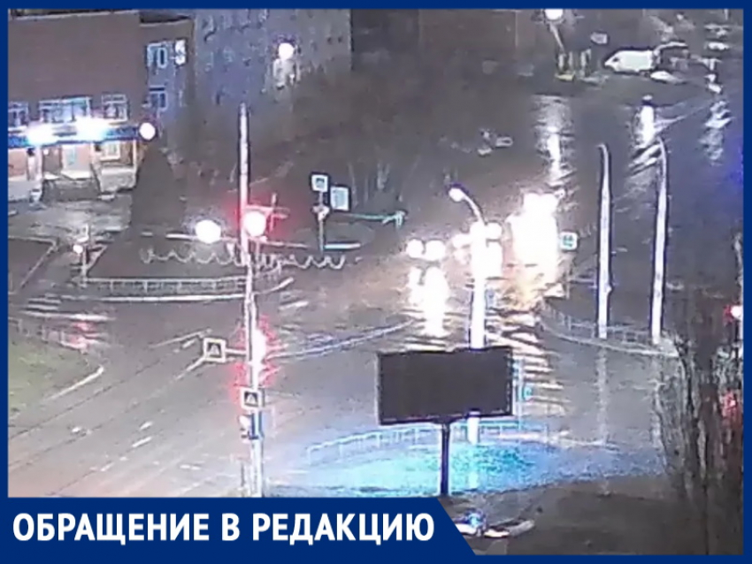 «Экран слепит водителей!»: горожанин волнуется за безопасность дорожного движения на оживленном перекрестке