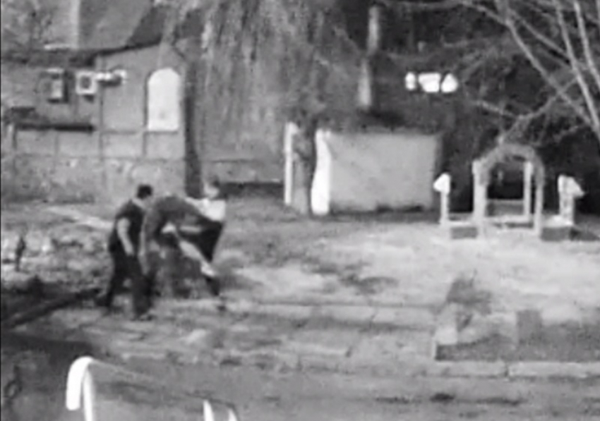 Жестокое избиение парней молодежной бандой в Волгодонске попало на видео