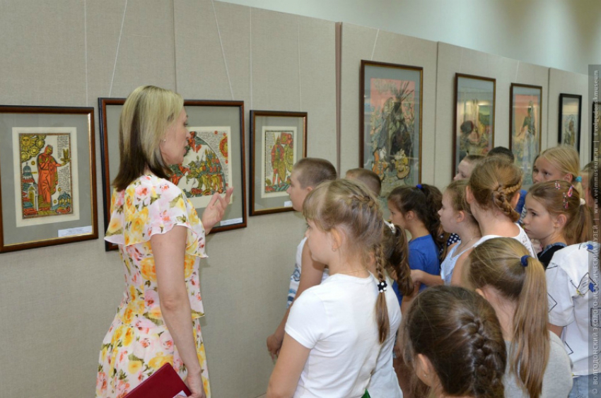 В волгодонском эколого-историческом музее состоялось открытие яркой выставки «Небылицы в лицах»