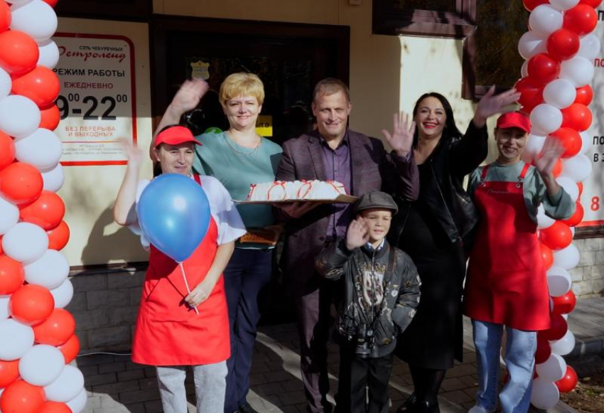 «РетроЛенд» расширяется, открывая портал в детство: четвертая чебуречная открылась в Волгодонске