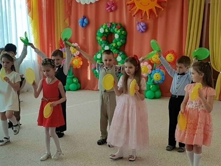 Празднования 8 марта проходят в школах и садах Волгодонска