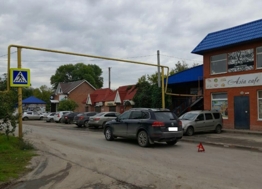 7-летнюю девочку сбили на пешеходном переходе в станице Романовской