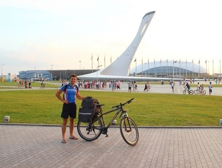Житель Волгодонска совершил путешествие из Крыма в Абхазию на велосипеде