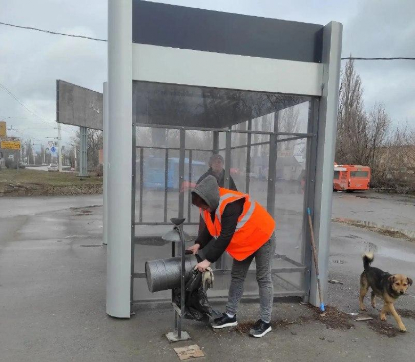 Волгодонск готовится к 8 Марта: коммунальщики привели в порядок улицы и остановки