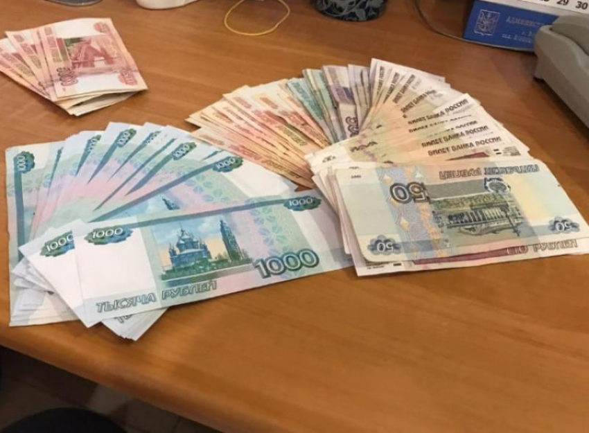 22-летнего цимлянина обвинили в финансировании врагов России, вынудили взять кредит на 700 тысяч рублей и перевести деньги на счет аферистов